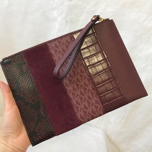 New! MICHAEL KORS WRISTLET CLUTCH - Picture 5 of 8